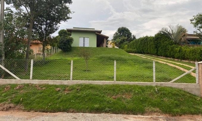 Paruru House | Scenic Retreat with Ocean Views & 24-Hour Security