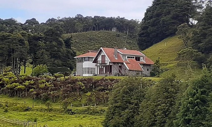 Cunha House | Cozy Retreat with Wi-Fi & Fun Amenities in Cunha