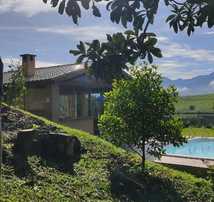 Passa Quatro House | Serene Retreat at Chácara do Sossego: Family & Pet Friendly
