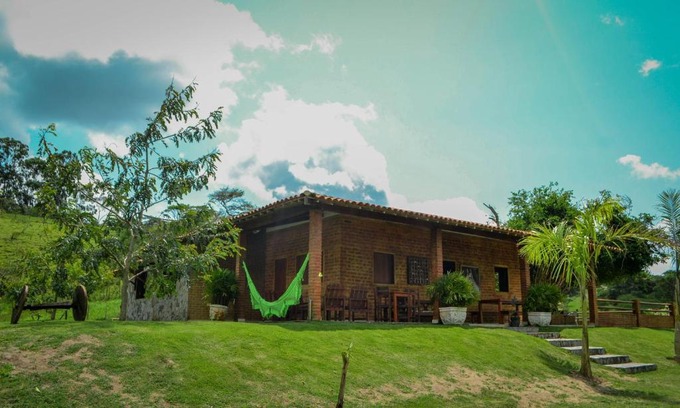Cha Grande House | Idyllic Chácara Maluco Beleza 4: Pet-Friendly Oceanfront Retreat
