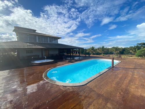 Caldas Novas House | Casa de Campo Completa: Pet-Friendly Oasis with Ocean View