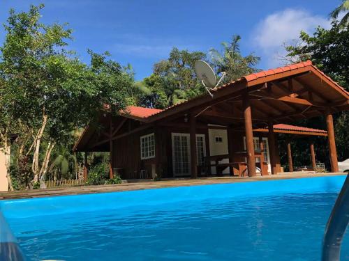 Porto de Cima House | Relax at Chácara Porto Bello: Poolside Retreat in Morretes