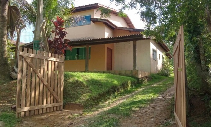 Itariri House | Discover Chácara Recanto dos Pássaros by the River
