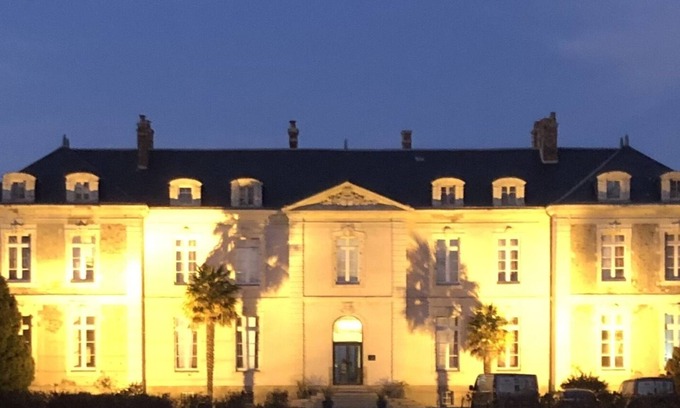 Saint-Philbert-de-Grand-Lieu Other | Elegant Château des Marais with Pool & Breakfast Included