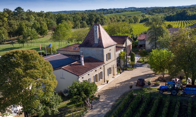 Petit-Palais-et-Cornemps House | Discover Château Vieux Mougnac - Perfect Getaway Near Saint-Emilion