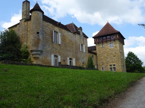 Gourdon Villa | Experience Oceanfront Bliss at Château à Gourdon – 9.8/10