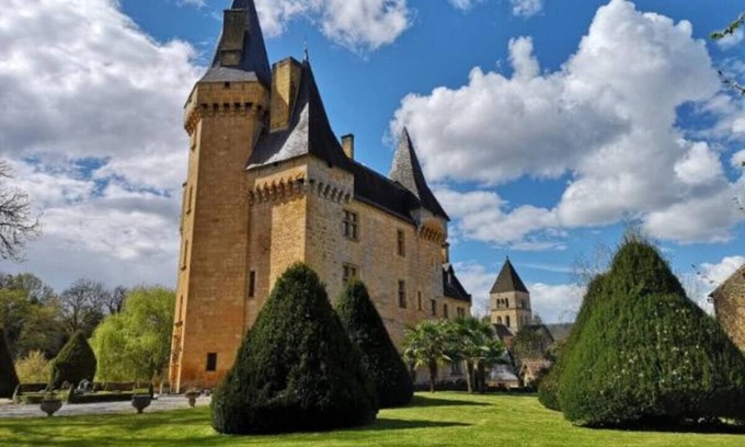 Saint-Leon-sur-Vezere Other | Explore Château de Clerans: Poolside Retreat Awaits You
