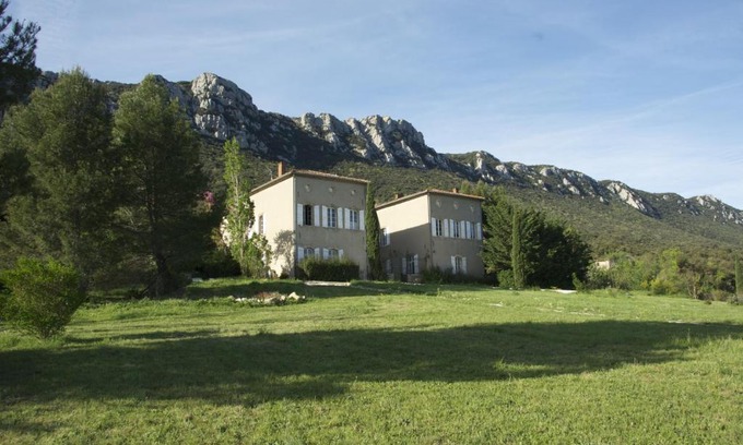 Saint-Paul-de-Fenouillet Bed & Breakfast | Experience Comfort at Château de Peyralade - Rated 9/10