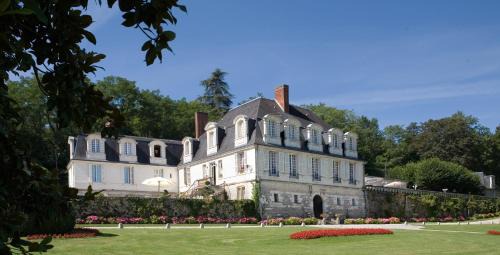 Joue-les-Tours Hotel | Relax at Château de Beaulieu with Spa & Pool Amenities