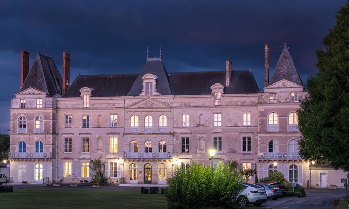Baune Hotel | Explore Château de Briançon: Spa, Dining & Family-Friendly