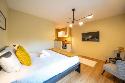 Dracy-le-Fort Apartment | Family-Friendly Escape at Château de Dracy - La Pétillante