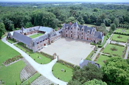 Vernou-sur-Brenne Hotel | Relaxing Getaway at Château de Jallanges & Spa in Vouvray
