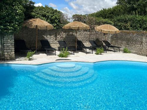 Moreilles House | Château de l'Abbaye: A 4-Star Retreat with Ocean Views