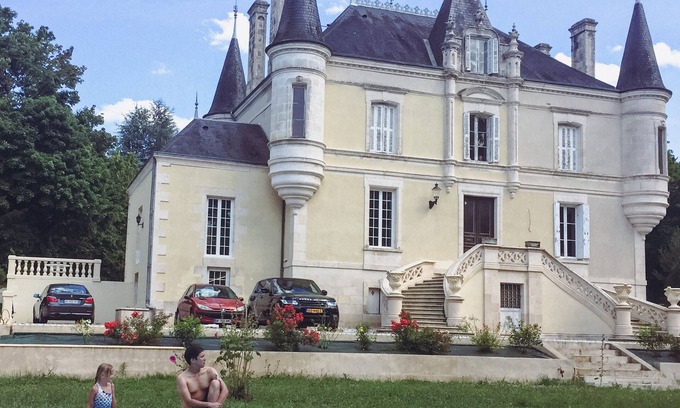Salles-en-Toulon House | Relaxing Escape at Château de la Brillère with Pool Access