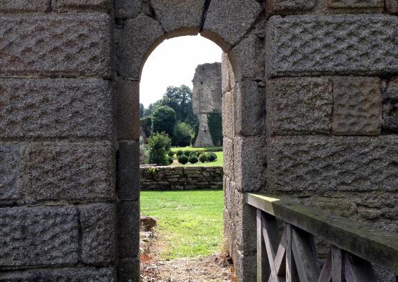 Hardanges Bed & Breakfast | Explore Château de la Chasse-Guerre: Rated 10/10 Stay