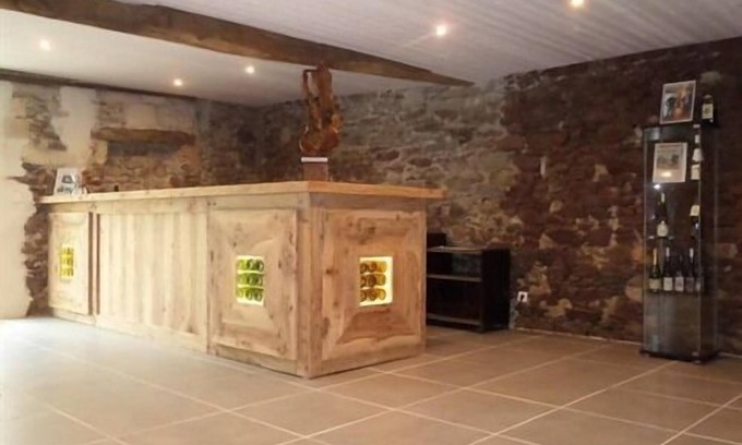Le Pallet Bed & Breakfast | Experience Tranquility at Château de la Galissonnière