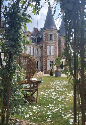 Fontenay-Tresigny Hotel | Experience Comfort at Château de la PLUMASSERIE Hotel