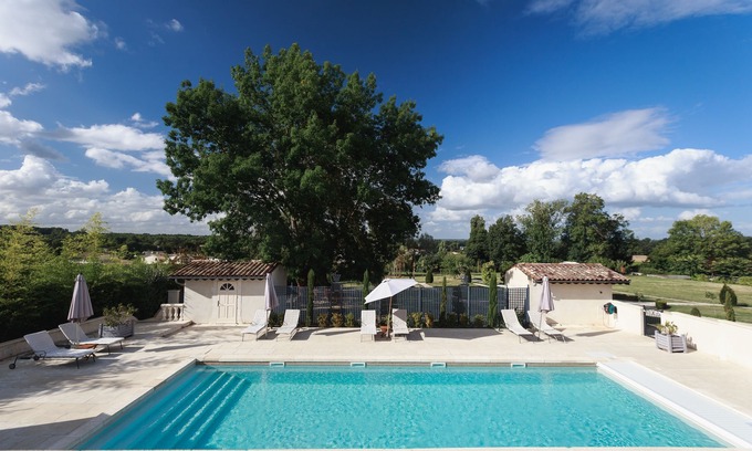 Martillac Hotel | Serene Château de Lantic: Pool, Spa & Family-Friendly Fun