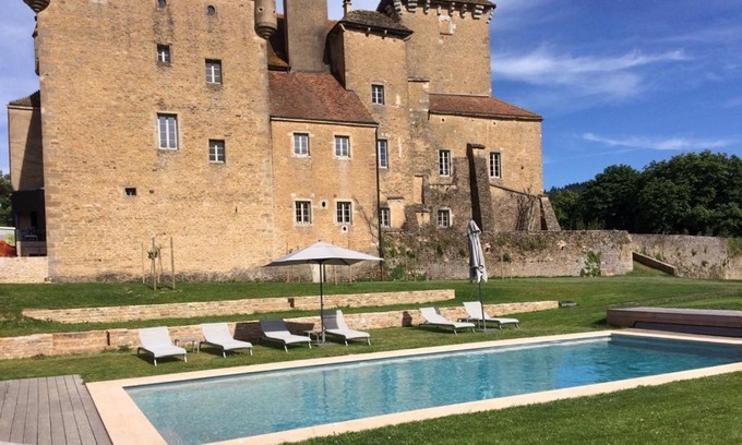 Pierreclos Bed & Breakfast | Elegant Stay at Château de Pierreclos with Ocean Views