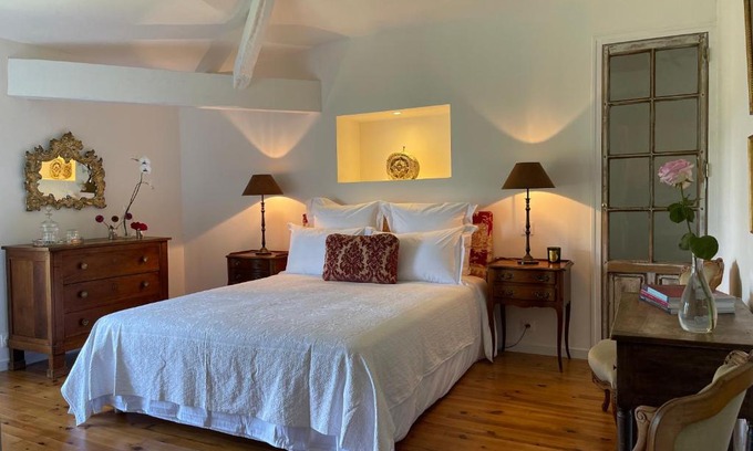 Prat-Bonrepaux Bed & Breakfast | Experience Elegance at Château de Prat - Guest Rated 10/10