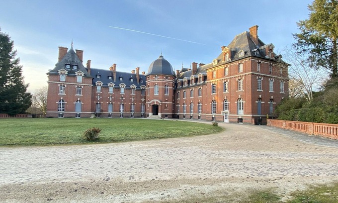 Salbris House | Experience Elegant Comfort at Château de Rivaulde