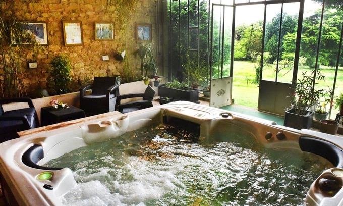 Bonnac-la-Cote Bed & Breakfast | Château de Saint-Antoine: Guest Rated 9.8, Spa & Breakfast
