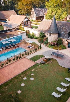 Bordeaux-Saint-Clair House | Elegant Château de Saint-Clair with Oceanfront Amenities