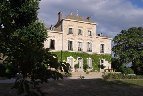 Guereins Bed & Breakfast | Pet-Friendly Getaway at Château des Charmes, Rated 9.3/10