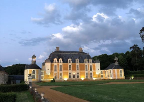 Bourg-des-Comptes Bed & Breakfast | Relax at Château du Boschet: Family-Friendly Retreat