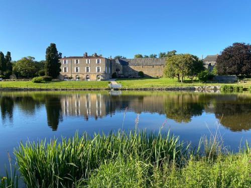 Mouchamps House | Discover Château du Parc Soubise: Pet & Child Friendly Retreat