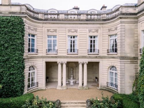 Evecquemont House | Enchanting Château du Prieuré Évecquemont - Guest Rated 9.3