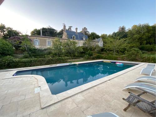 Saint-Thomas-de-Conac House | Relax at Château du Roc: Oceanfront Bliss Awaits You