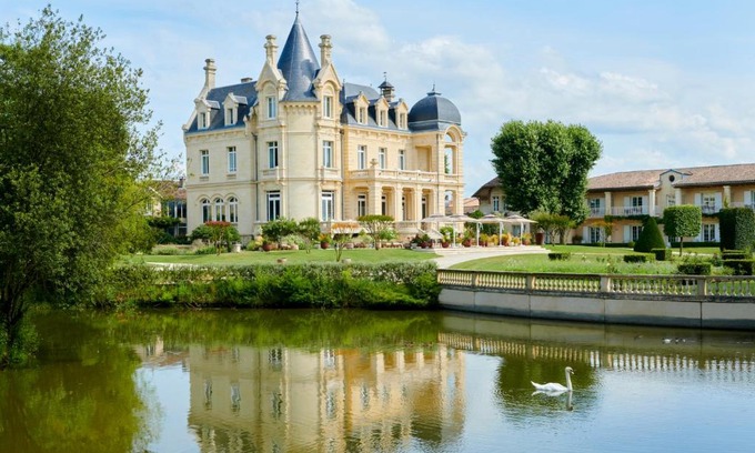 Saint-Emilion Hotel | Elegant Château Hôtel Grand Barrail with Oceanfront Spa