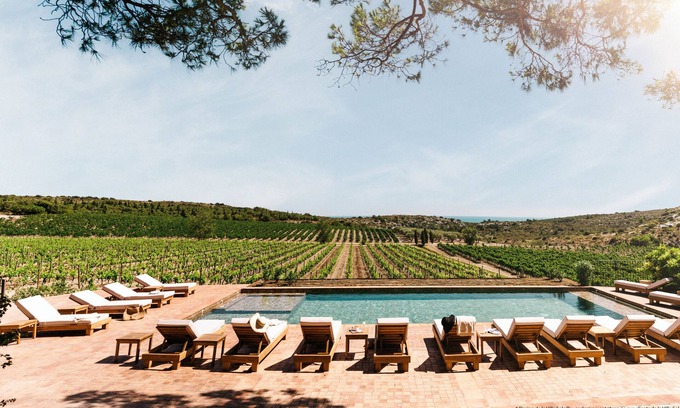 Narbonne Hotel | Discover Chateau l'Hospitalet Wine Resort with Ocean Views