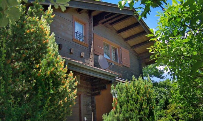Verbier House | Relax at Château Lapin: Lake View, Spa & Family Friendly