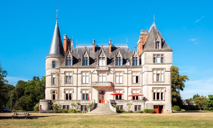 Buzancais House | Château Le Boisrenault: Oceanfront Retreat with Pool Access