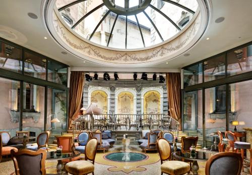 Tricolore Hotel | Experience Elegance at Château Monfort - 5-Star Retreat
