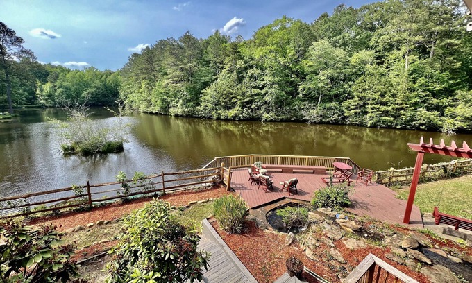 Acworth House | Relax at Château Resort with Lake Views and Hot Tub