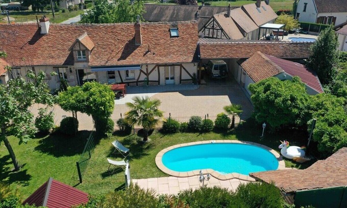 Romorantin-Lanthenay House | Experience Villa Eribelle with Pool Near Châteaux & Beauval