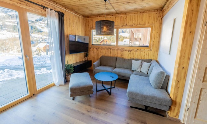 Sankt Georgen am Kreischberg Ski Chalet | Relax in a Cozy Chalet with Sauna Near Ski Resort