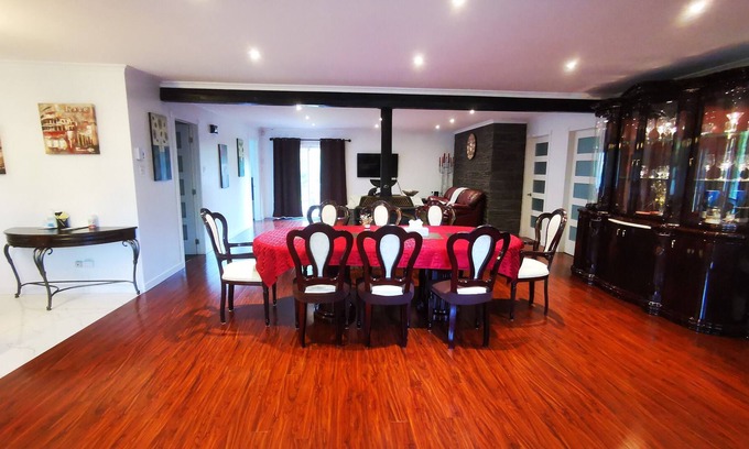 Sainte-Lucie-des-Laurentides Cottage | Cheerful vast 5 bedrooms single level house with lake access