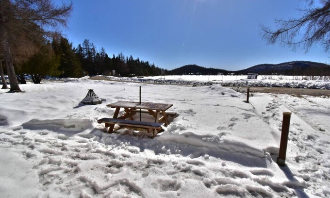 Sainte-Lucie-des-Laurentides House | Escape to Chalet Le Verre: Lake View & Private Spa Retreat