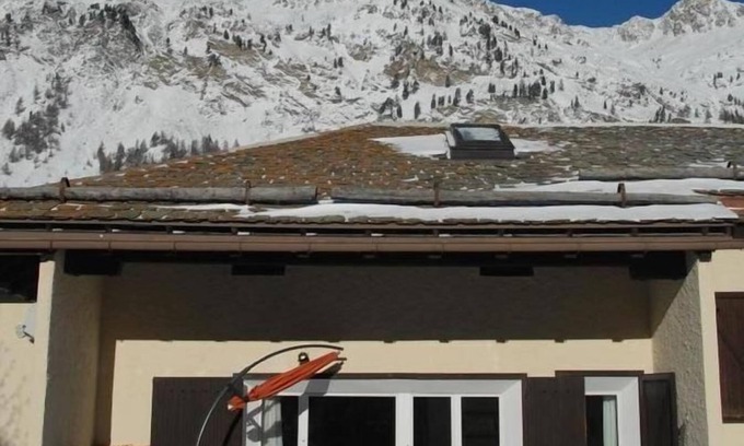 Sils-Maria House | Cozy Holiday House Sils Maria: Perfect Getaway for Two