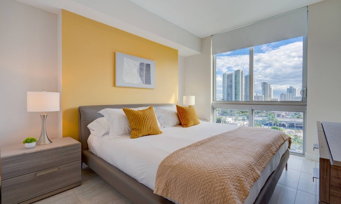 Edgewater Apartment | Discover CH902 Design District: Your Oasis Awaits