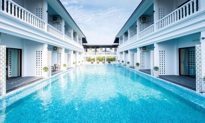 Chanthaburi Resort | Discover Chaanburi Boutique Resort: Pool & Family-Friendly Stay