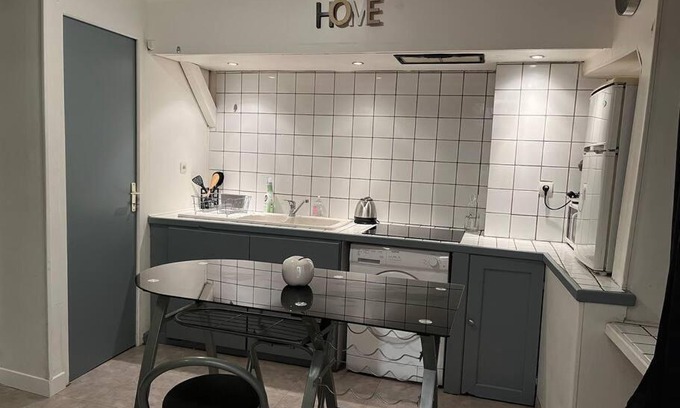 Chablis Apartment | Ideal Chablis Studio: Central Location & Family-Friendly