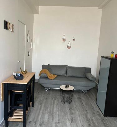 Chablis Apartment | Central Chablis Studio: Family-Friendly with Top Reviews