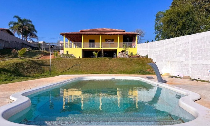 Sao Jose dos Campos House | Relaxing Getaway: Poolside Retreat in Taubate, SP