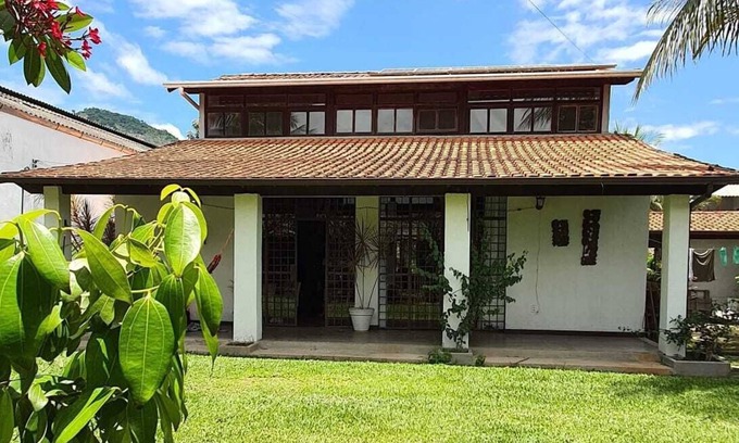 Itaocaia Valley Cottage | Explore Inoan Marica: Poolside Oasis with Ocean Views