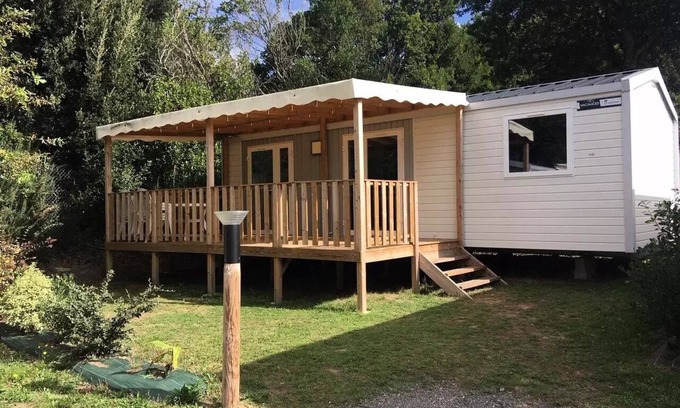 La Bernerie-en-Retz House | Cozy Chadotel Les Ecureuils with Oceanfront Spa & Kitchen